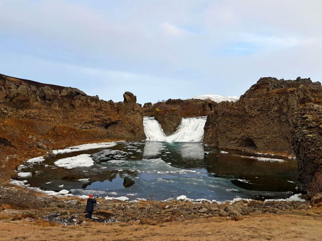 Hjalparfoss, la cascada simétrica - Geysir y Gullfoss - Día 8, ruta por el Círculo Dorado en Islandia (2)