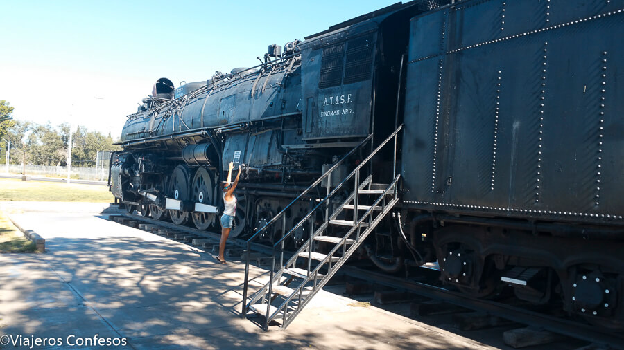 La locomotora Santa Fe, historia en tamaño gigante - Qué ver en la Ruta 66 - De Williams a Los Ángeles (1)