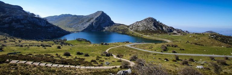 Guía completa para subir a los Lagos de Covadonga