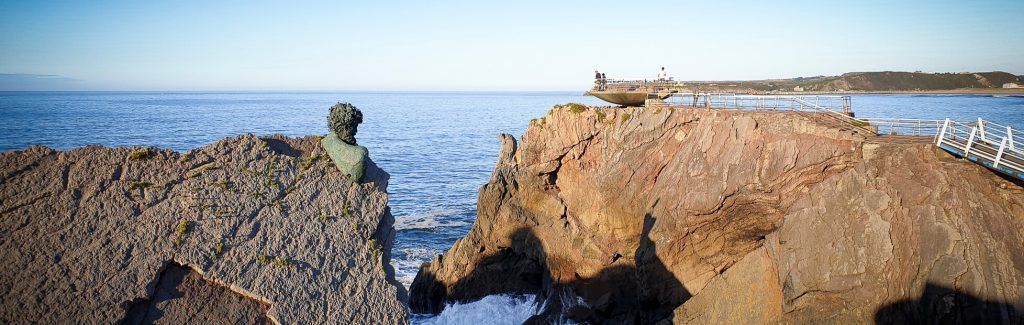 Qué ver en Salinas, la cuna del surf en Asturias