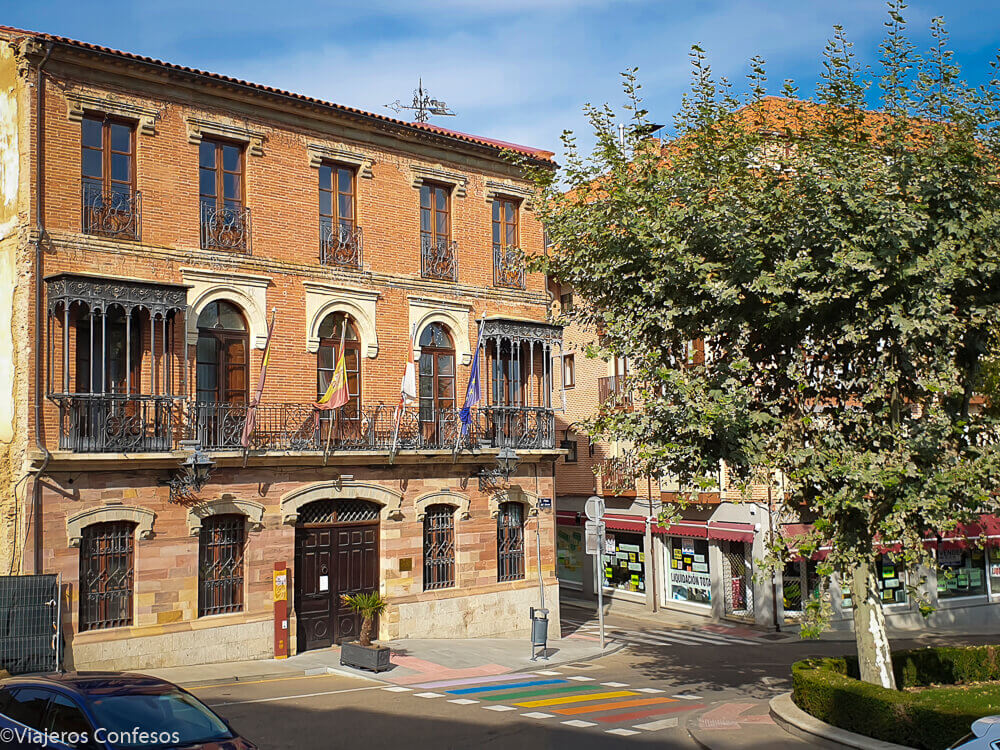 Casa de los Cervato - Qué ver en Benavente en un día - Ruta por Zamora en coche (1)