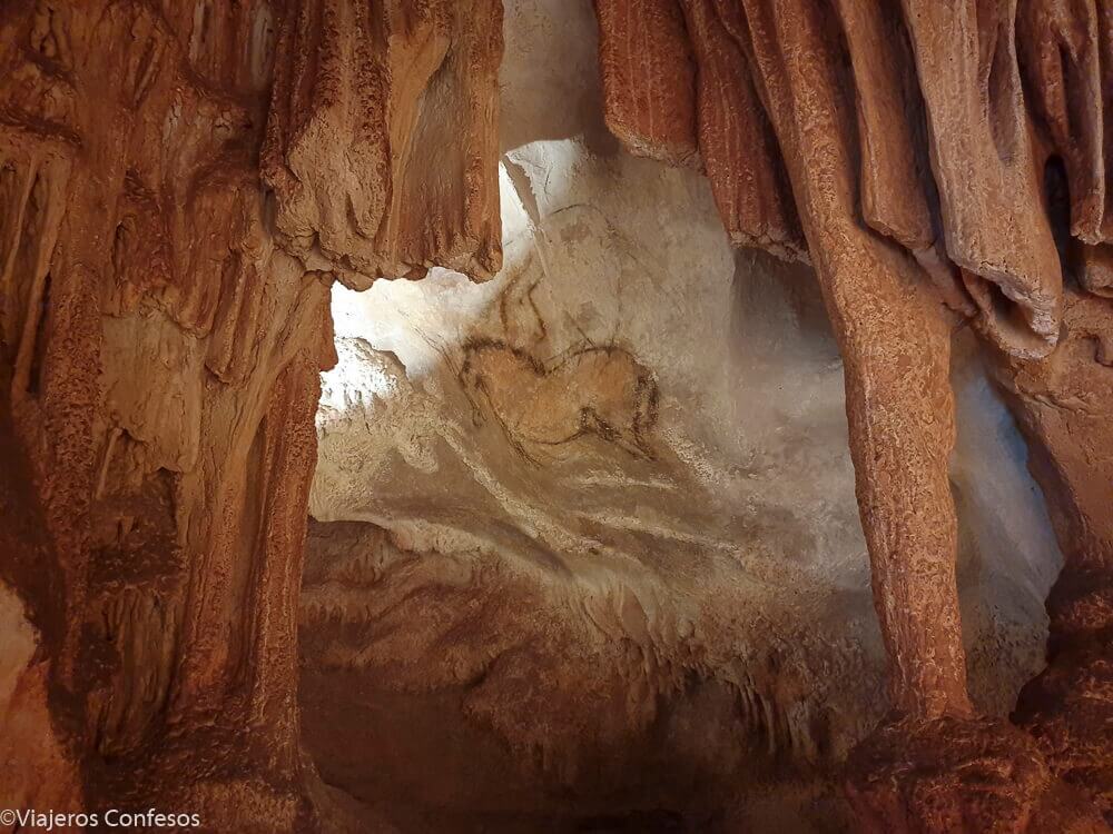 Cómo es la visita a la Cueva de Candamo - Visita a la Caverna de la Peña + C. de Interpretación (3)