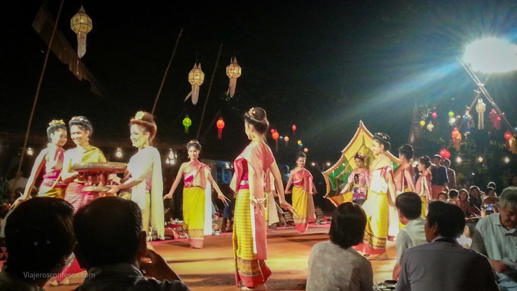 cena-espectáculo típica khantoke en el centro cultural de Chiang Mai - qué hacer en Chiang Mai en 1, 2 o 3 días