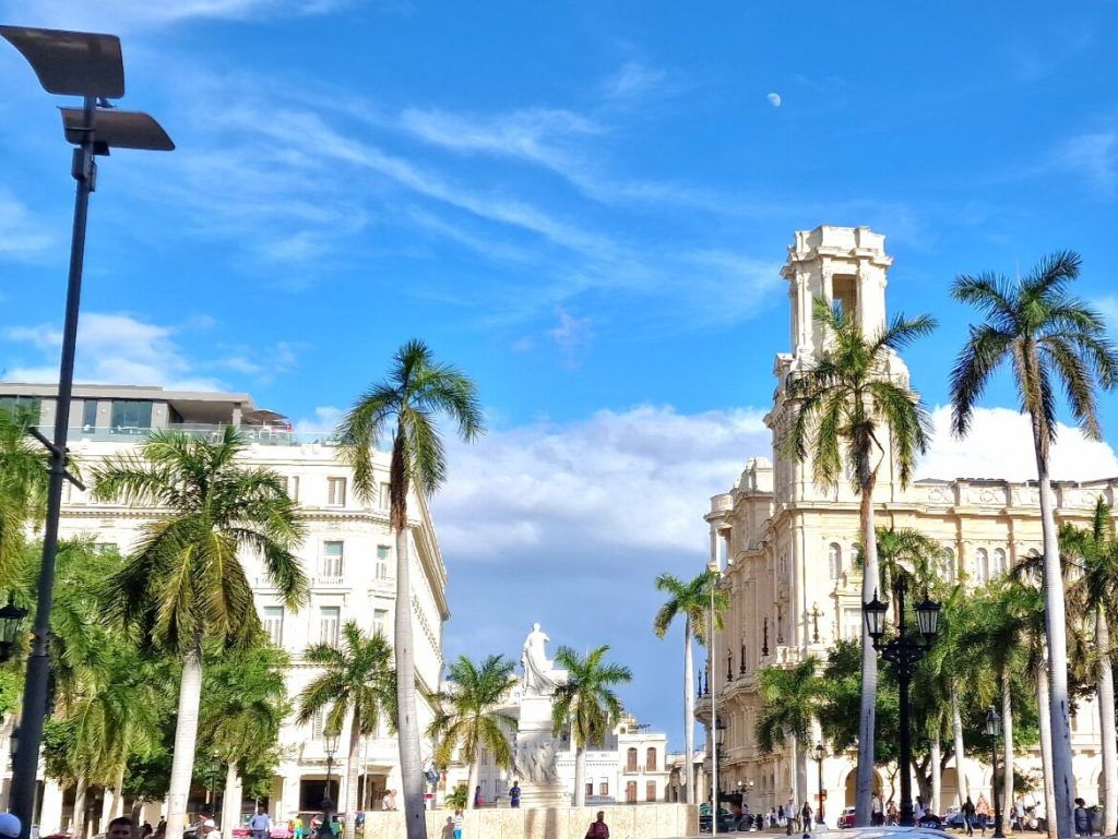 Museo de Arte Europeo en el primer Centro Asturiano de La Habana - Guía para recorrer Cuba en 12 días