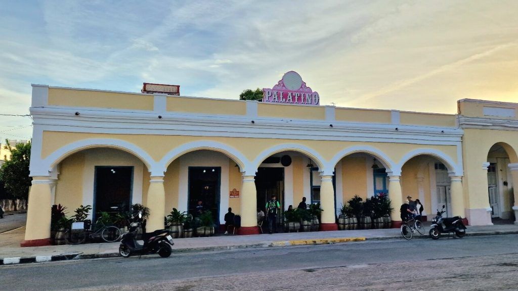 Dónde comer en Cienfuegos -Qué ver en Cienfuegos en 1 o 2 días - Guía para viajar a Cuba (8)