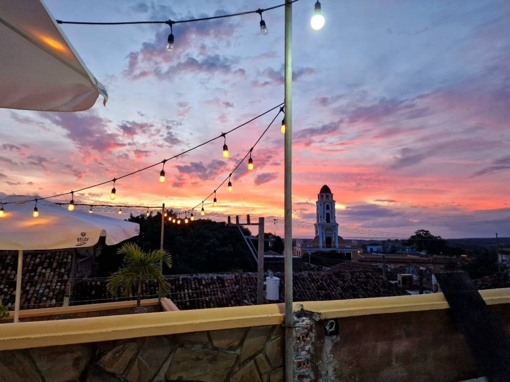 Mejor azotea de Trinidad para ver el atardecer -Qué ver en Trinidad en 2 o 3 días - Viaje a Cuba por libre (9)