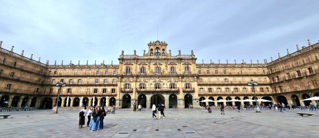 Plaza Mayor de Salamanca - Guía para visitar Salamanca en un fin de semana cómo llegar, qué ver y consejos prácticos (14)